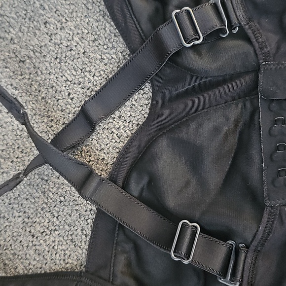 Lululemon workout Bra - Picture 4 of 8